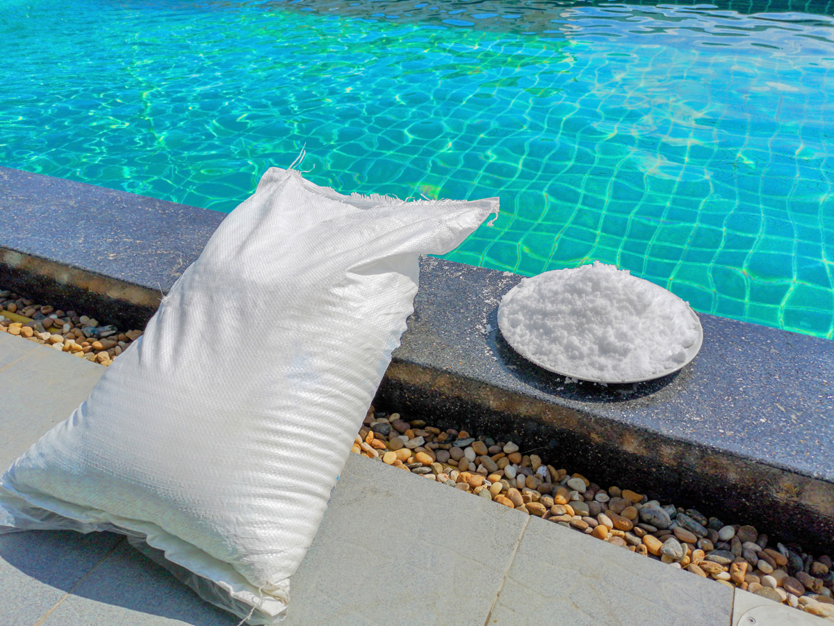 Chlorine vs Salt: Which System Makes Sense For You?